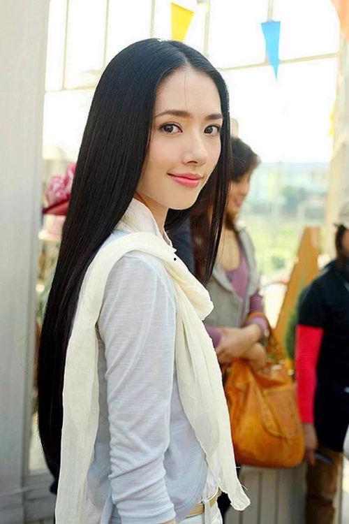 爆料最新郭碧婷照片,优雅气质尽显！